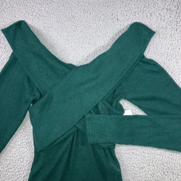 Free People Marley Off Shoulder Twist Top Sweater Women Medium Long Sleeve NWT - Picture 3 of 12